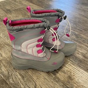 The North Face Snow Boots Girls / Youth size 6